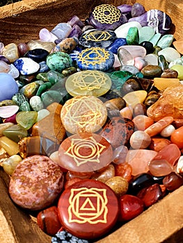 Crystals in Wooden Box : CHAKRASTONES  Polished Raw Lake Stones Gems River Water Rocks Pink Nails