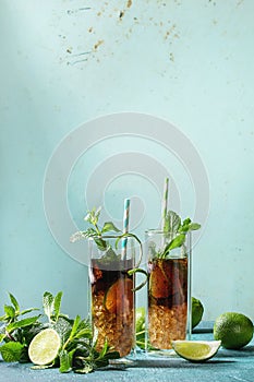 Cuba libre cocktail