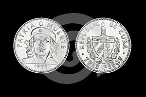 Cuban coins of three pesos with the face of Che