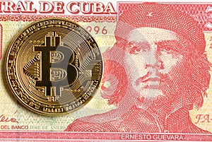 Cuban Peso with portrait of Ernesto Che Guevara and Bitcoin. Mon photo