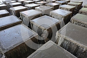 Cube concrete samples casting by steel mould