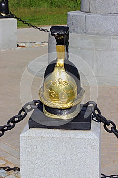 Cuirassier helmet on a plinth