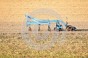 Cultivator plough spring tine harrow cultivator tractor on field tined cultivators agricultural machinery for Subsoil loosening
