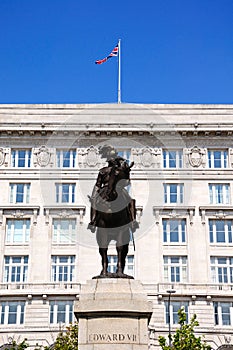Cunard Building and Statue, Liverpool. photo