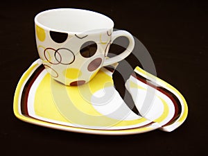 Cup on Broken Saucer