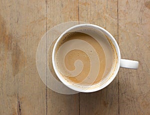 Tazza da caldo caffè sul tavolo 