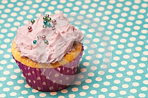 Cupcake wil polka dots