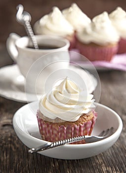 Cupcakes with cream cheese frosting