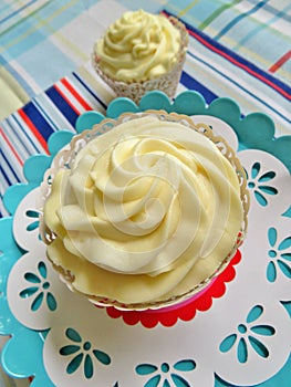Cupcakes decorated with a vanilla frosting