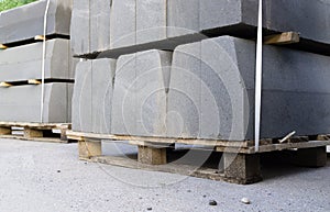 Curbstone on pallet photo