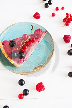 Currant raspberry tart blue plate