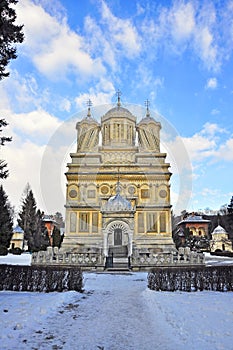 Curtea de Arges church facade