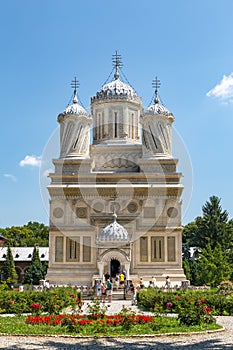 CURTEA DE ARGES, ROMANIA -JULI 24,2016 Romanian Orthodox Cathedral of Curtea de Arges