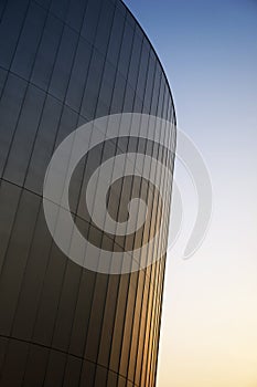 Curved building