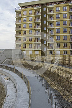 Curved Retaining Concrete Wall