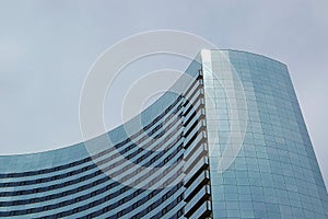 Curved skyscraper
