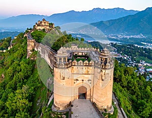 Jammu & Kashmir â Paradise on Earth