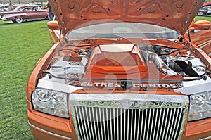 Custom Chrysler 300: Engine Compartment