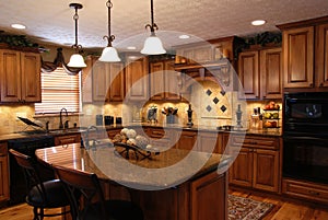 Un hermoso interior de una cocina personalizada