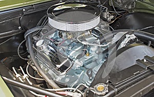 Customized V8 engine compartment
