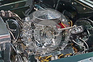 Customized V8 engine compartment