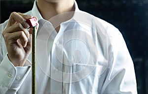 Customizing the head of the snooker cue to compete and adding to the snooker