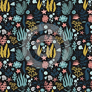 Cute algae and corals, mollusks and starfish in the sea ocean seamless pattern, cartoon vector illustration