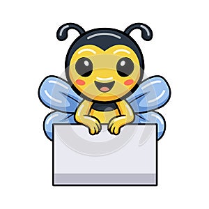 Cute little bee cartoon with blank sign