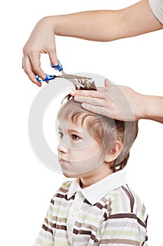 Cutting child hair