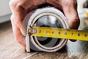 Cutting of linoleum and floor coverings