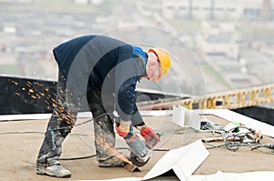 Cutting metal with angle grinder saw