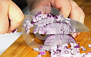 Cutting onion