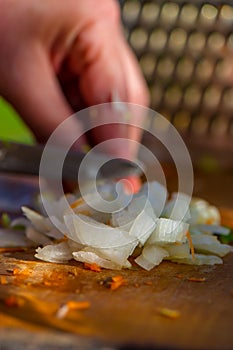 Cutting onion