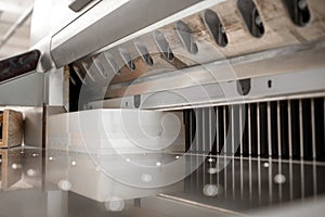 Cutting paper with professional press machine