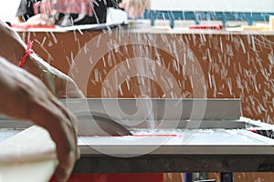 Cutting plastic material by Circular saws