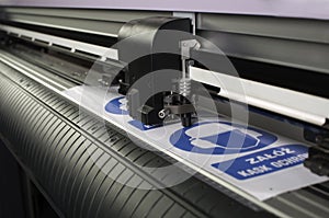 Cutting plotter