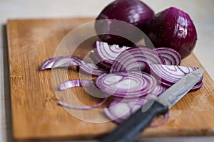 Cutting red onions