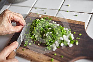 Cutting scallion