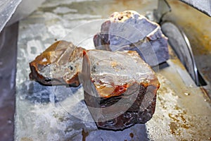 Cutting stone on a machine with a diamond blade to make it squaren