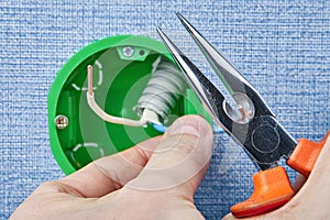Cutting wires with electrical pliers