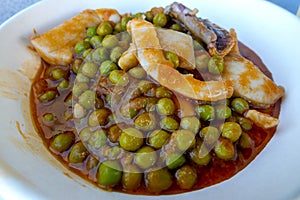 Cuttlefish with peas