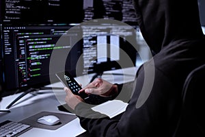 Cyber Criminal Using Stolen Cellphone To Hack Data