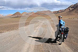 Cycling on tibetan plateau