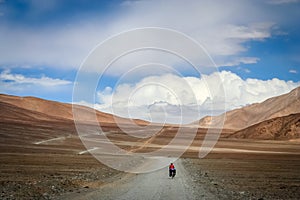 Cycling on tibetan plateau