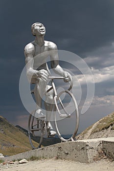 Cyclist statue at the Col du Tourmalet