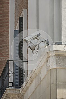 CÃÂ¡maras de vigilancia instaladas en la fachada photo