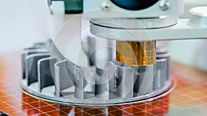 3D manufacturing printer during work