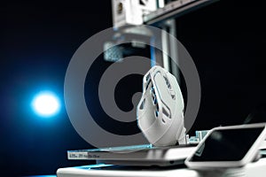 3D printing machine, 3D printer prints a new model