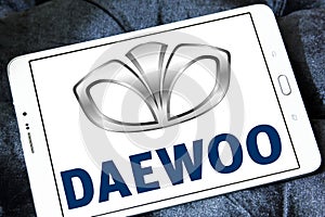 Daewoo car logo