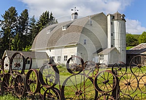 Dahman Barn